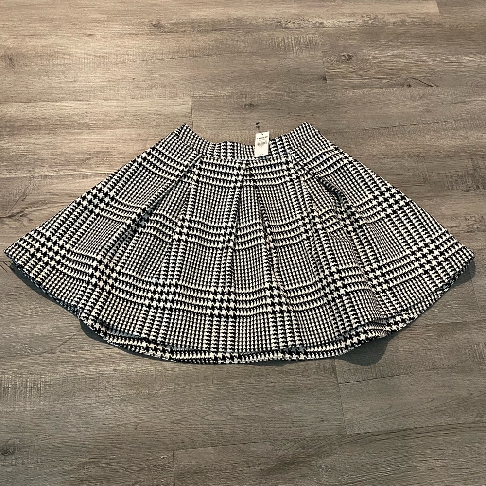 NWT Size 0 express high waisted skirt